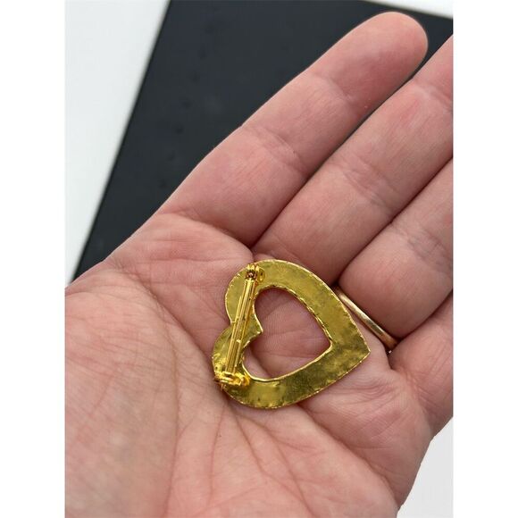 Danecraft Vintage Gold Tone Textured Heart Brooch Pin - Picture 3 of 3